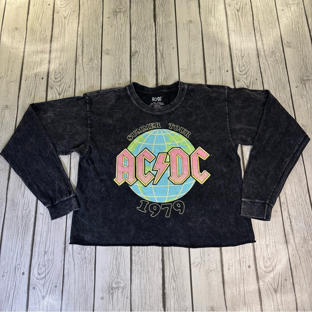 AC/DC Woman's M Long Sleeve Summer Tour 1979 Logo Top Blouse Distressed Black.